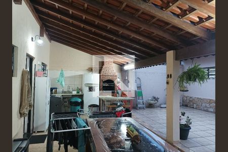 Casa à venda com 245m², 7 quartos e 1 vaga Casa à venda com 245m², 7 quartos e 1 vagaÁrea comum - Churrasqueira