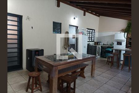 Casa à venda com 245m², 7 quartos e 1 vaga Casa à venda com 245m², 7 quartos e 1 vagaÁrea comum - Churrasqueira