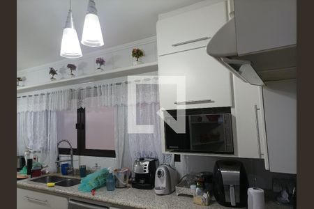 Casa à venda com 245m², 7 quartos e 1 vaga Casa à venda com 245m², 7 quartos e 1 vagaCozinha