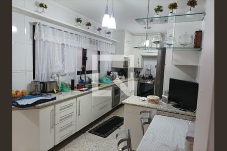 Casa à venda com 245m², 7 quartos e 1 vaga Casa à venda com 245m², 7 quartos e 1 vagaCozinha