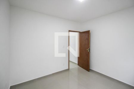 Quarto 1 de casa de condomínio para alugar com 2 quartos, 68m² em Heliópolis, Belford Roxo