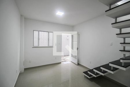 Sala de casa de condomínio para alugar com 2 quartos, 68m² em Heliópolis, Belford Roxo