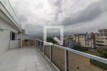 Apartamento à venda com 442m², 5 quartos e 4 vagas Apartamento à venda com 442m², 5 quartos e 4 vagasSuíte 3 - varanda