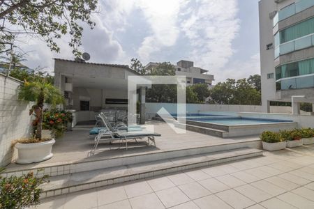 Apartamento à venda com 442m², 5 quartos e 4 vagas Apartamento à venda com 442m², 5 quartos e 4 vagasÁrea comum - piscina