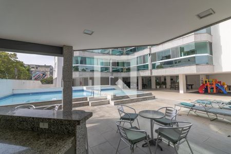 Apartamento à venda com 442m², 5 quartos e 4 vagas Apartamento à venda com 442m², 5 quartos e 4 vagasÁrea comum - piscina