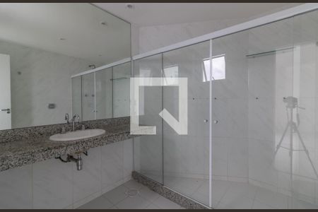 Apartamento à venda com 442m², 5 quartos e 4 vagas Apartamento à venda com 442m², 5 quartos e 4 vagasSuíte 3 - banheiro