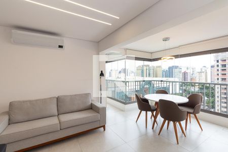 Sala de apartamento para alugar com 2 quartos, 76m² em Indianópolis, São Paulo