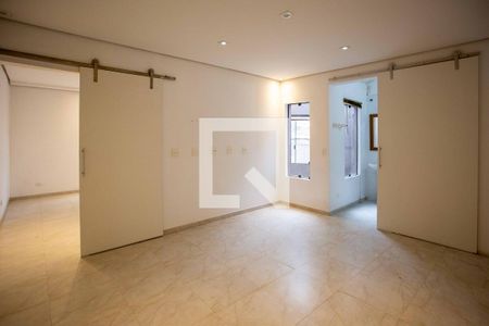 Casa à venda com 385m², 6 quartos e 2 vagasQuarto Suíte