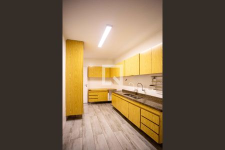 Casa à venda com 385m², 6 quartos e 2 vagasCozinha