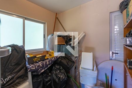 Casa à venda com 840m², 3 quartos e 6 vagas Casa à venda com 840m², 3 quartos e 6 vagasQuarto de Serviço