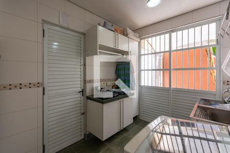 Casa à venda com 840m², 3 quartos e 6 vagas Casa à venda com 840m², 3 quartos e 6 vagasÁrea de Serviço