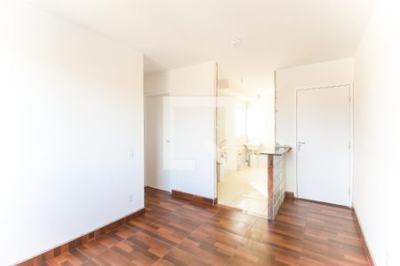 Sala de apartamento para alugar com 2 quartos, 47m² em Jardim das Oliveiras, Itaquaquecetuba