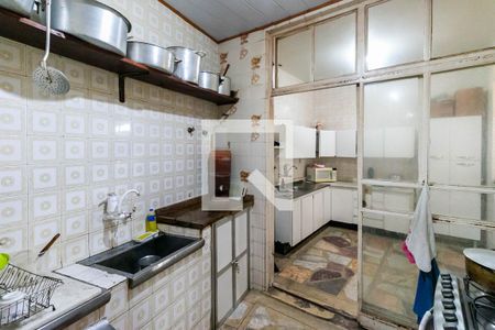 Casa à venda com 710m², 4 quartos e 10 vagas Casa à venda com 710m², 4 quartos e 10 vagasCozinha