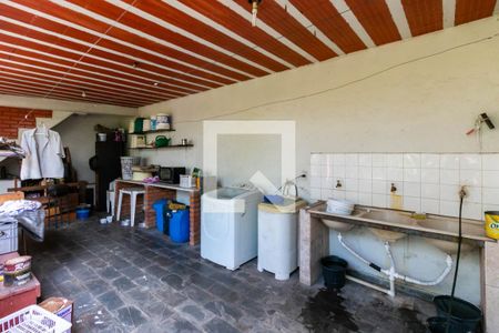 Casa à venda com 710m², 4 quartos e 10 vagas Casa à venda com 710m², 4 quartos e 10 vagasÁrea de Serviço