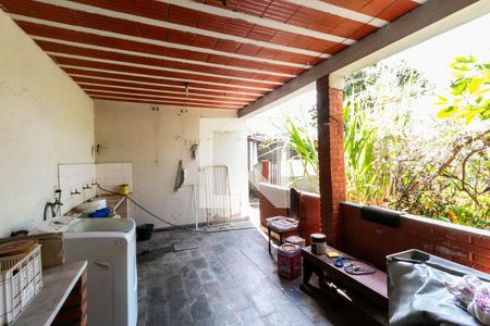 Casa à venda com 710m², 4 quartos e 10 vagas Casa à venda com 710m², 4 quartos e 10 vagasÁrea de Serviço