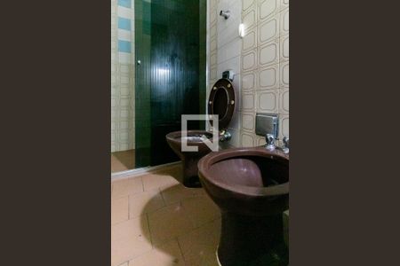 Casa à venda com 710m², 4 quartos e 10 vagas Casa à venda com 710m², 4 quartos e 10 vagasBanheiro Social