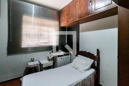 Casa à venda com 710m², 4 quartos e 10 vagas Casa à venda com 710m², 4 quartos e 10 vagasQuarto 5