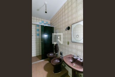 Casa à venda com 710m², 4 quartos e 10 vagas Casa à venda com 710m², 4 quartos e 10 vagasBanheiro Social