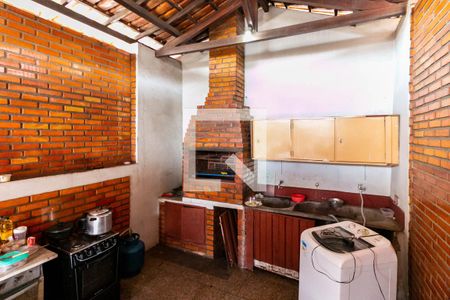 Casa à venda com 710m², 4 quartos e 10 vagas Casa à venda com 710m², 4 quartos e 10 vagasÁrea Gourmet