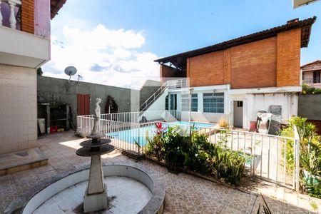 Casa à venda com 710m², 4 quartos e 10 vagas Casa à venda com 710m², 4 quartos e 10 vagasPiscina