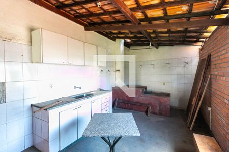 Casa à venda com 710m², 4 quartos e 10 vagas Casa à venda com 710m², 4 quartos e 10 vagasVaranda gourmet