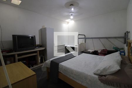 Casa de condomínio para alugar com 400m², 5 quartos e 2 vagasCasa 2 Fundos - Quarto 2  