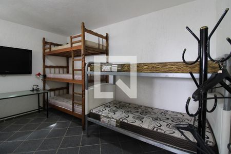 Casa de condomínio para alugar com 400m², 5 quartos e 2 vagasCasa 2 Fundos - Quarto 1 