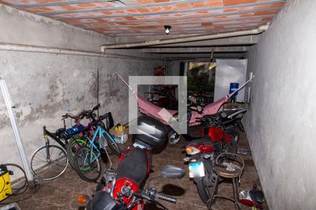 Casa à venda com 150m², 3 quartos e 4 vagas Casa à venda com 150m², 3 quartos e 4 vagasGaragem