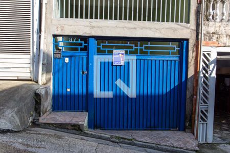 Casa à venda com 150m², 3 quartos e 4 vagas Casa à venda com 150m², 3 quartos e 4 vagasFachada