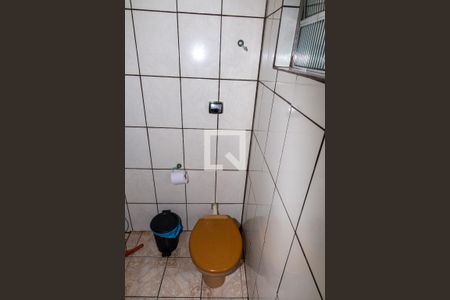 Casa à venda com 150m², 3 quartos e 4 vagas Casa à venda com 150m², 3 quartos e 4 vagasBanheiro social