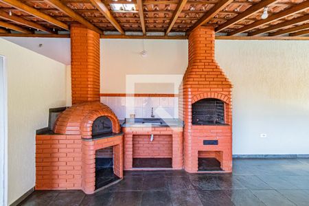Casa à venda com 139m², 4 quartos e 2 vagas Casa à venda com 139m², 4 quartos e 2 vagasÁrea externa - Churrasqueira