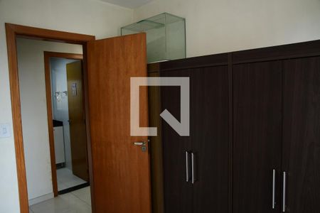 Quarto 1  de apartamento para alugar com 2 quartos, 58m² em Jardim Marilu, Cotia