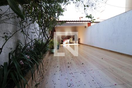 Casa à venda com 300m², 3 quartos e 8 vagasQuintal