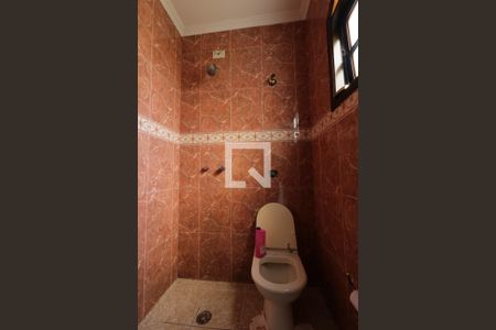 Casa à venda com 300m², 3 quartos e 8 vagasBanheiro da Suite 2