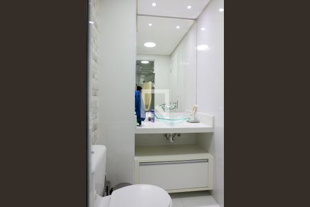 Apartamento à venda com 60m², 2 quartos e 1 vaga Apartamento à venda com 60m², 2 quartos e 1 vagaBanheiro Social