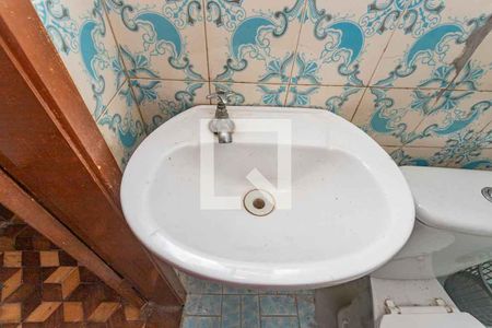 Lavabo  de casa para alugar com 3 quartos, 150m² em Jardim Miriam, São Paulo