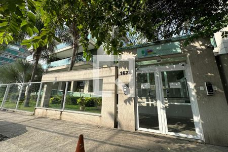 Apartamento à venda com 67m², 2 quartos e 1 vaga Apartamento à venda com 67m², 2 quartos e 1 vagaFachada e portaria