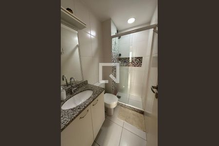 Apartamento à venda com 67m², 2 quartos e 1 vaga Apartamento à venda com 67m², 2 quartos e 1 vagaBanheiro Social