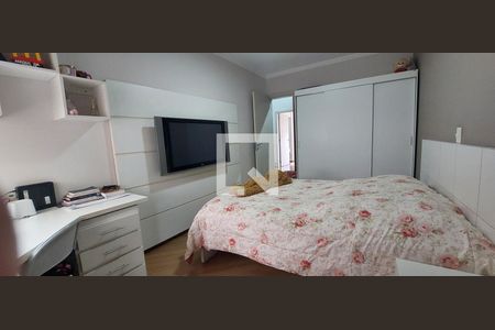 Casa de condomínio à venda com 287m², 4 quartos e 4 vagas Casa de condomínio à venda com 287m², 4 quartos e 4 vagasQuarto 3