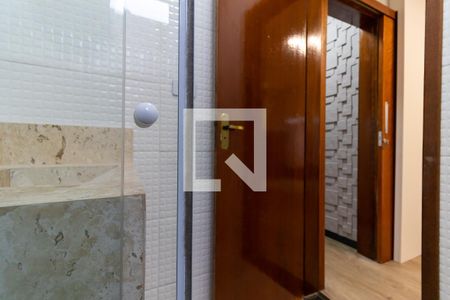 Casa de condomínio à venda com 105m², 3 quartos e 1 vaga Casa de condomínio à venda com 105m², 3 quartos e 1 vagaBanheiro da Suíte 2