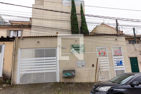 Casa de condomínio à venda com 105m², 3 quartos e 1 vaga Casa de condomínio à venda com 105m², 3 quartos e 1 vagaFachada