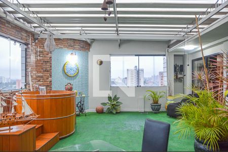 Apartamento à venda com 250m², 4 quartos e 3 vagas Apartamento à venda com 250m², 4 quartos e 3 vagasHidroginástica