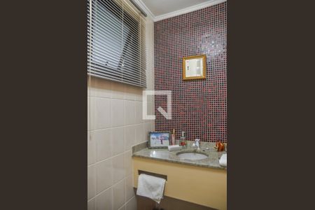 Apartamento à venda com 250m², 4 quartos e 3 vagas Apartamento à venda com 250m², 4 quartos e 3 vagasBanheiro 2