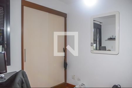 Apartamento à venda com 250m², 4 quartos e 3 vagas Apartamento à venda com 250m², 4 quartos e 3 vagasQuarto 1