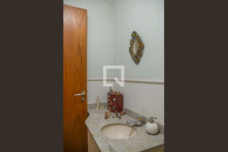 Apartamento à venda com 250m², 4 quartos e 3 vagas Apartamento à venda com 250m², 4 quartos e 3 vagasLavabo