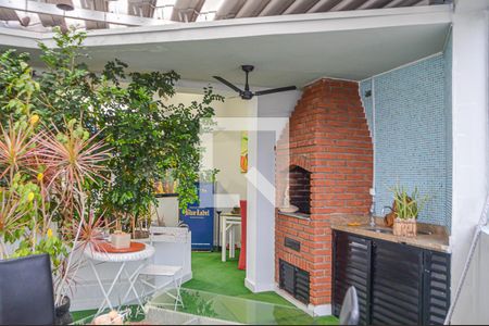 Apartamento à venda com 250m², 4 quartos e 3 vagas Apartamento à venda com 250m², 4 quartos e 3 vagasChurrasqueira