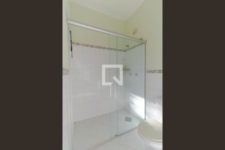 Casa de condomínio à venda com 298m², 6 quartos e sem vaga Casa de condomínio à venda com 298m², 6 quartos e sem vagaBanheiro da Edícula