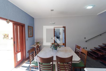 Casa de condomínio à venda com 298m², 6 quartos e sem vaga Casa de condomínio à venda com 298m², 6 quartos e sem vagaSala de Jantar