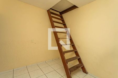 Casa à venda com 200m², 4 quartos e 3 vagas Casa à venda com 200m², 4 quartos e 3 vagasCasa 2 - quarto