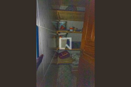 Casa à venda com 200m², 4 quartos e 3 vagas Casa à venda com 200m², 4 quartos e 3 vagasÁrea de serviço - depósito